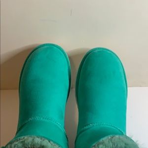 UGGS
